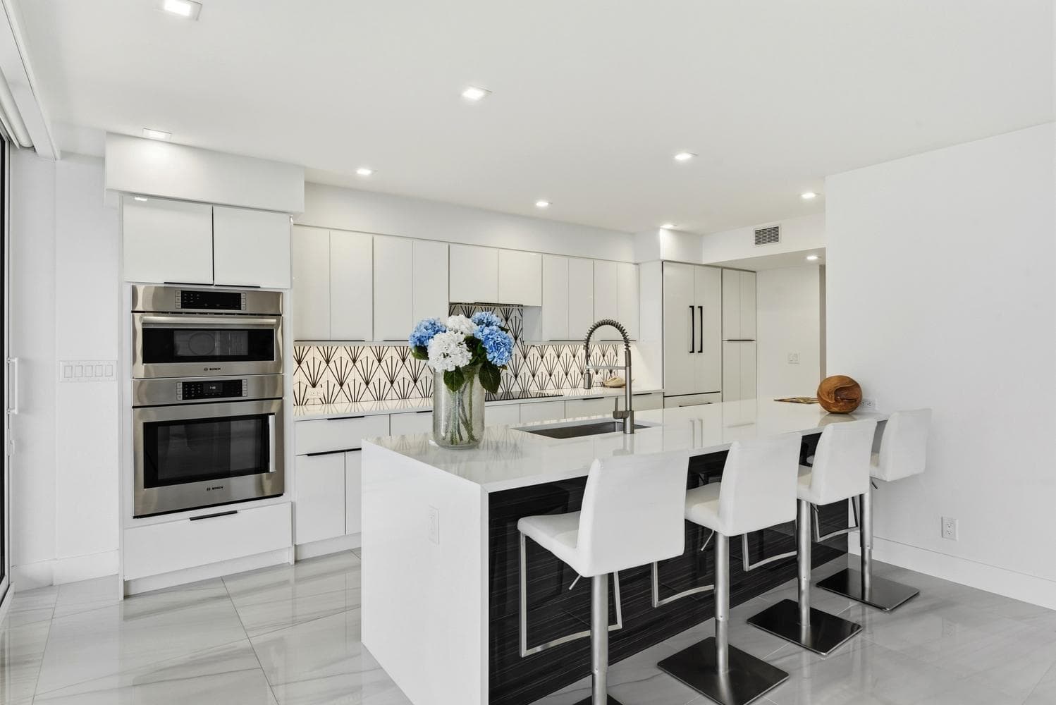 011-048-3300 S Ocean Blvd-1499x1000