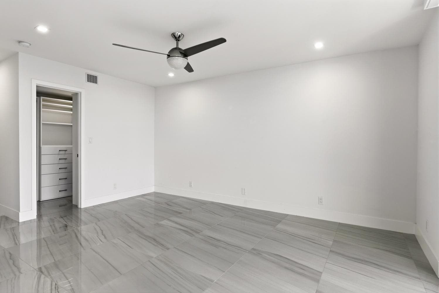 021-028-3300 S Ocean Blvd-1499x1000