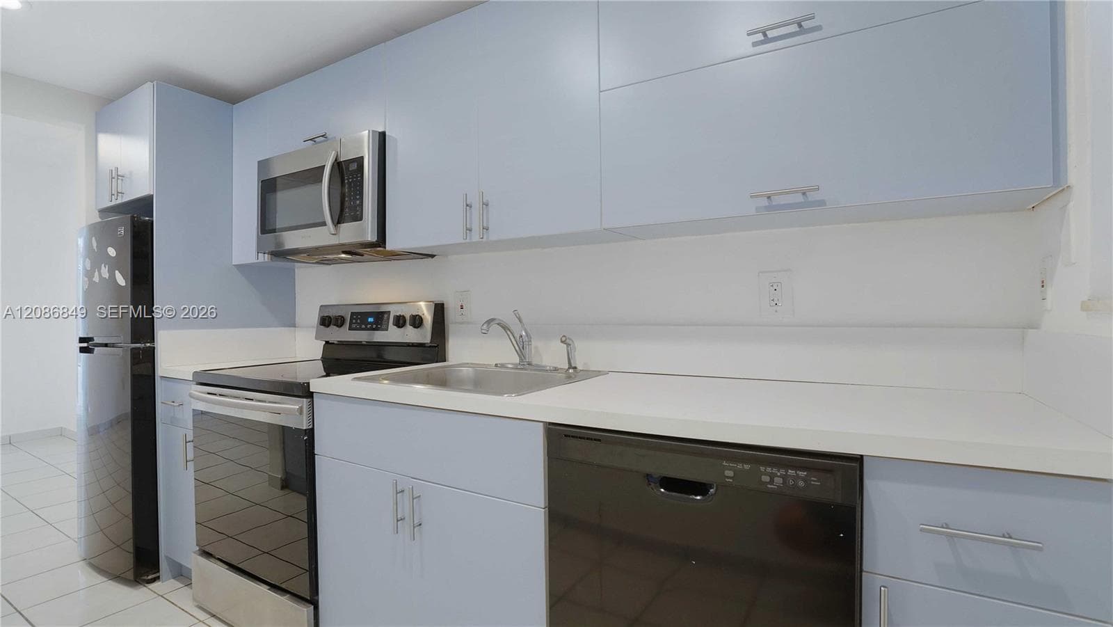 GOLDEN HOUSE CONDO · #404 in Miami Beach - Photo 2