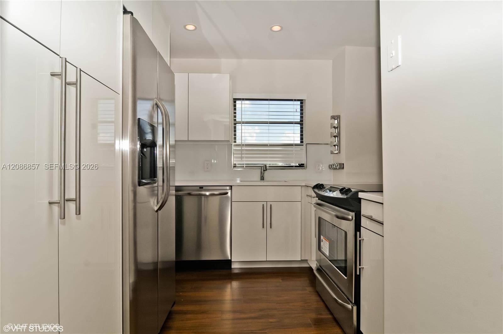 JEFFERSON GARDENS CONDO · #404 in Miami Beach - Photo 2