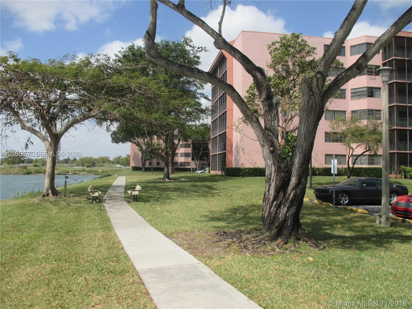 LAKE VIEW OF CALIF CLUB C · #702 in Miami - Photo 2