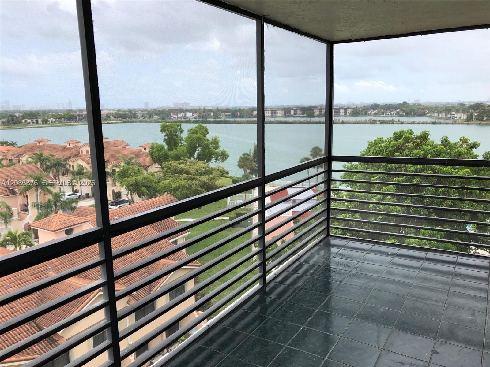 LAKE VIEW OF CALIF CLUB C · #702 in Miami - Photo 13