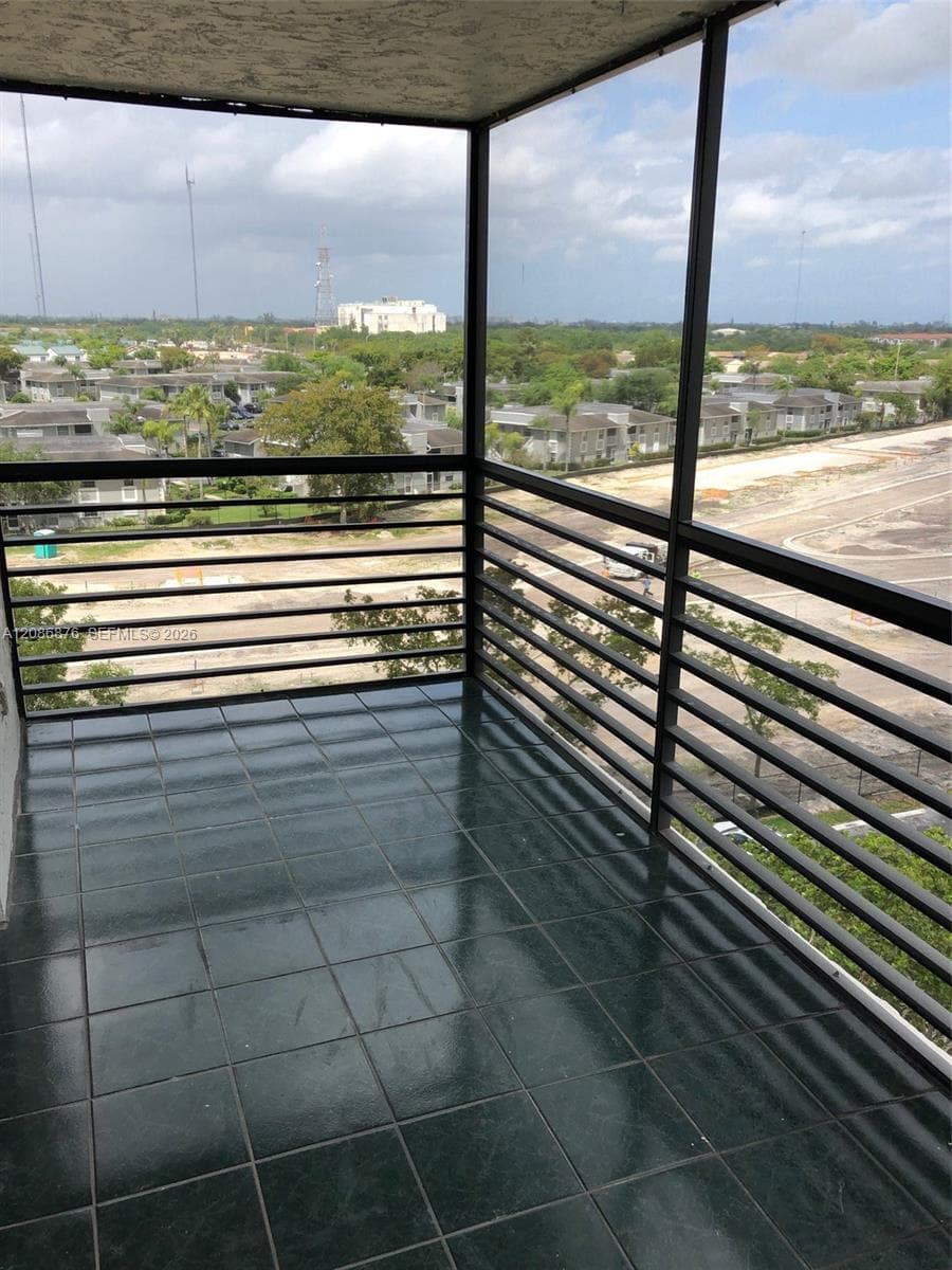 LAKE VIEW OF CALIF CLUB C · #702 in Miami - Photo 12