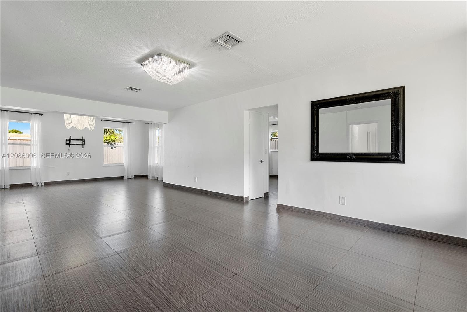 2505 NE 214th St photo 22