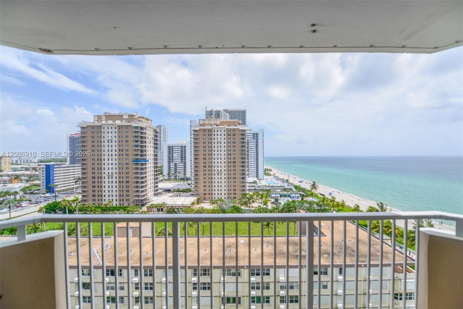 HEMISPHERES CONDO · #11H in Hallandale Beach - Photo 4
