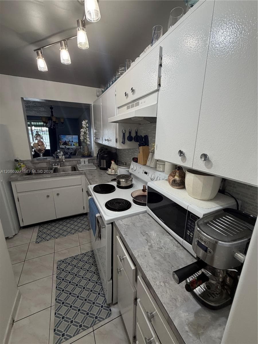 400 NW 107th Ave #4D photo 4