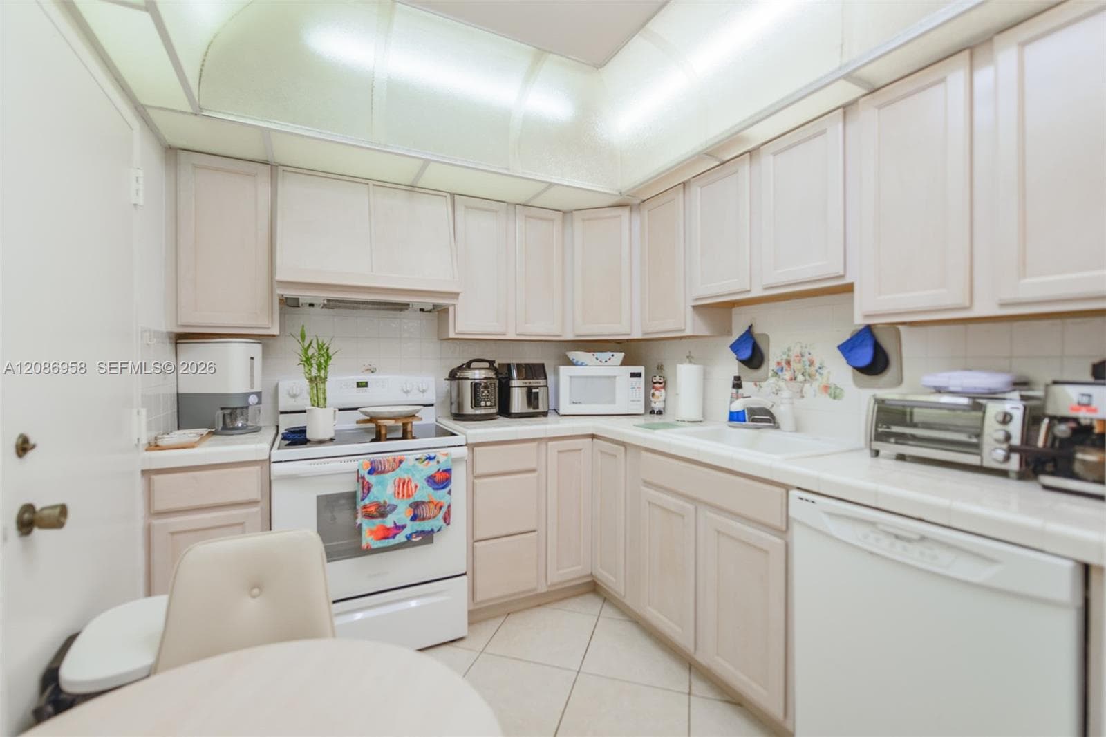 HEMISPHERES CONDO · #18B in Hallandale Beach - Photo 17