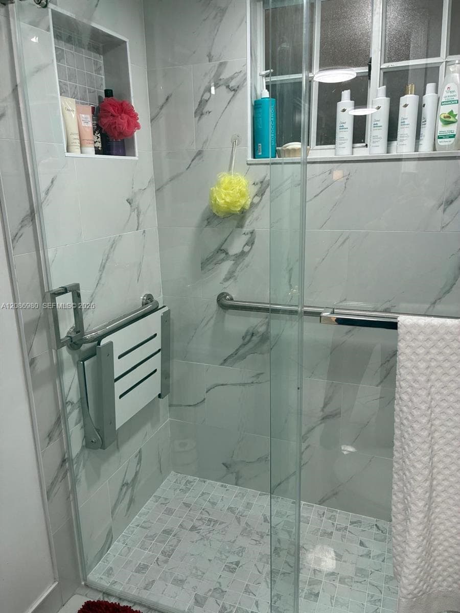 2403 W 76th St #102 photo 7