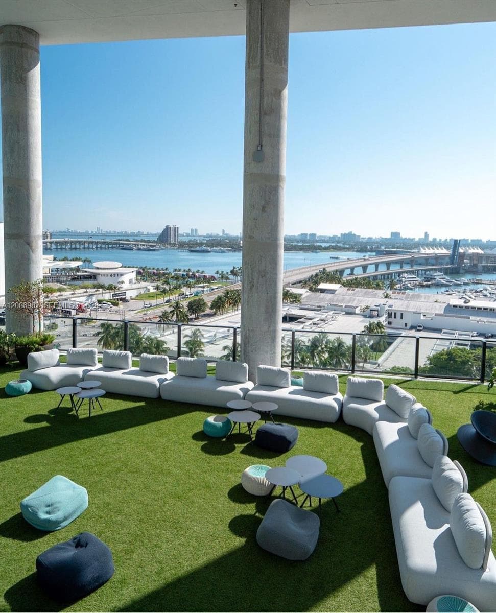 The Elser Hotel & Residences · #1510 in Miami - Photo 4