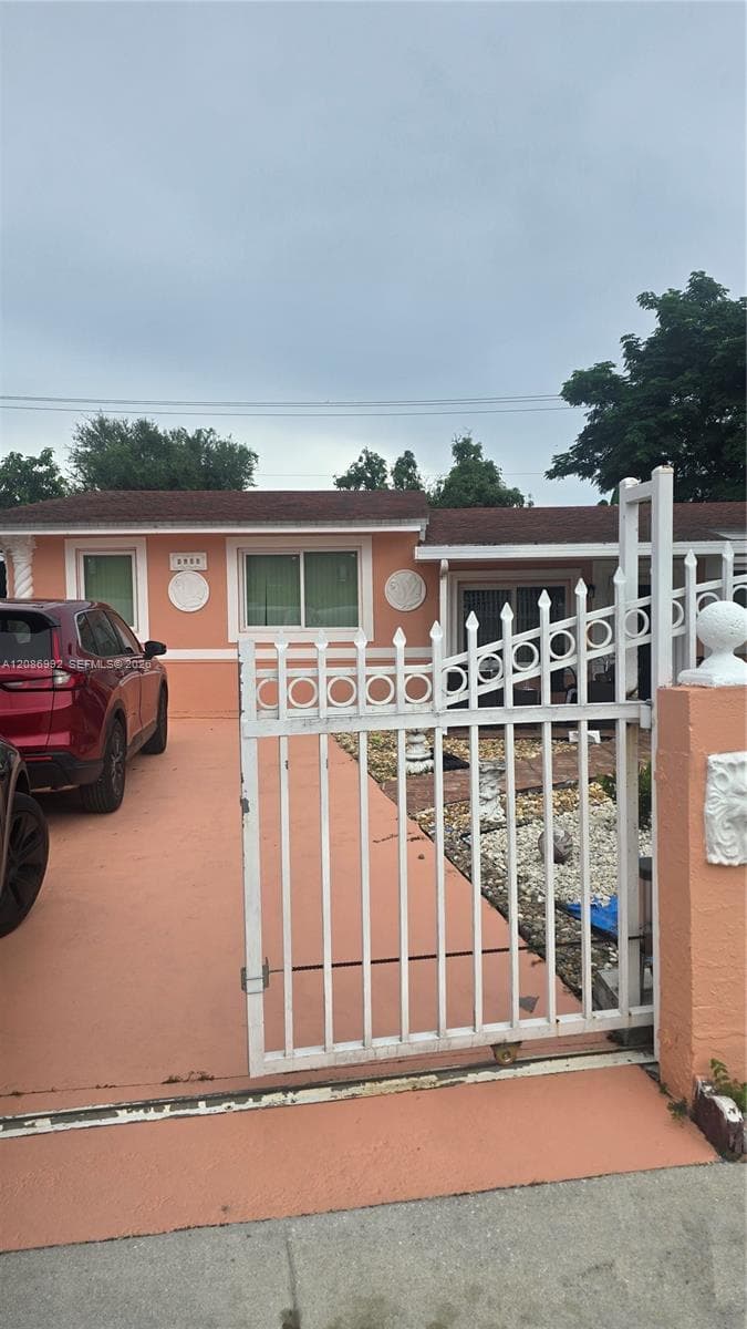 2911 NW 163rd St photo 2