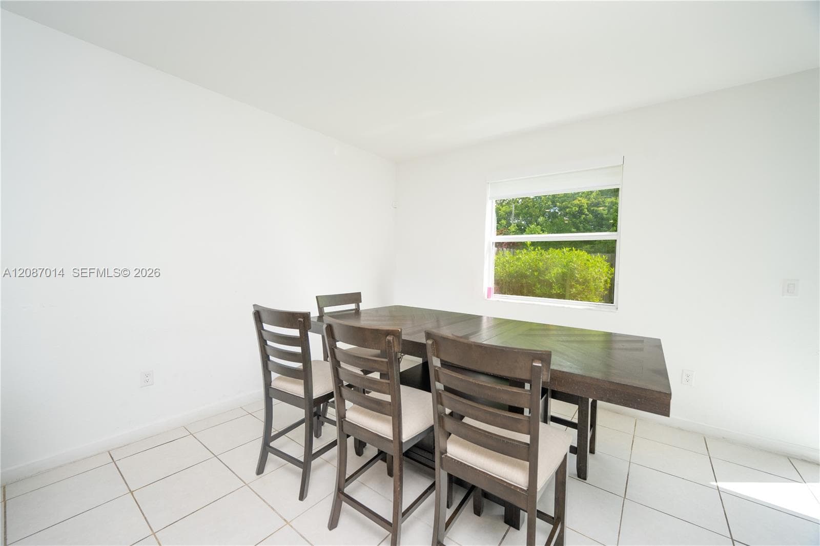 1231 SE 27th Ter photo 32