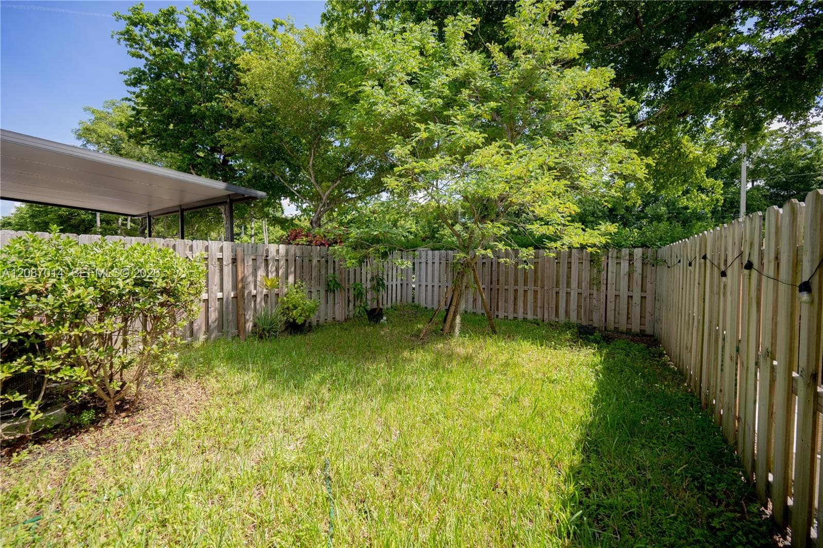 1231 SE 27th Ter photo 9
