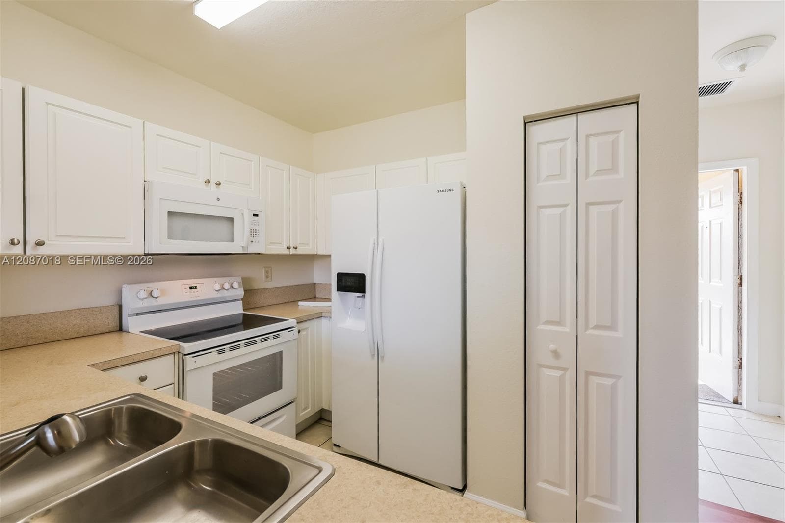 1490 NE 33rd Rd #205 photo 6