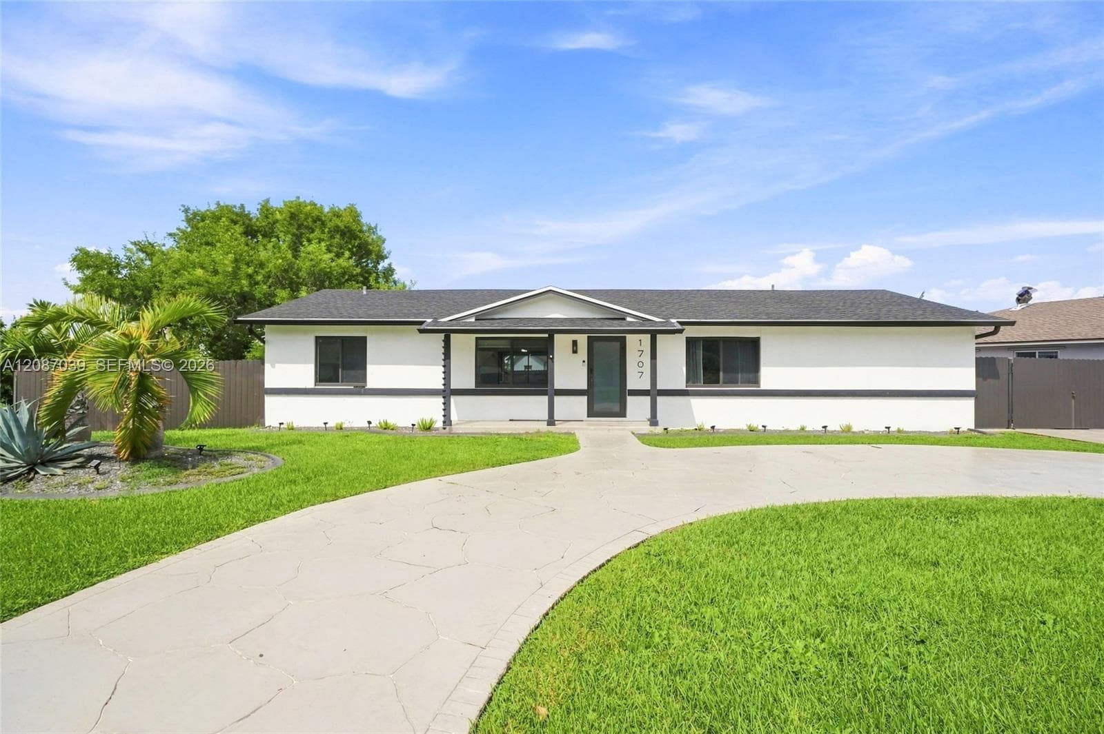 1707 S Curlew Ln photo 1