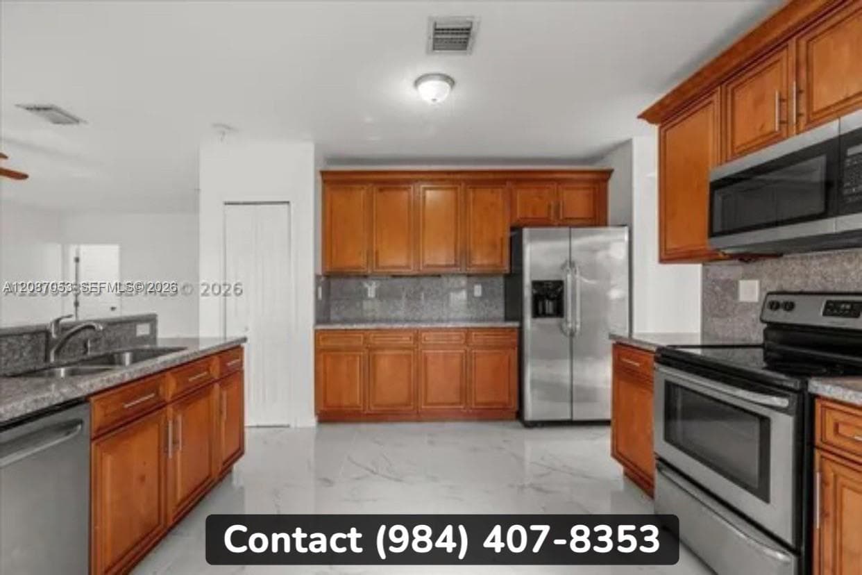 1755 NE 35th Ave photo 3