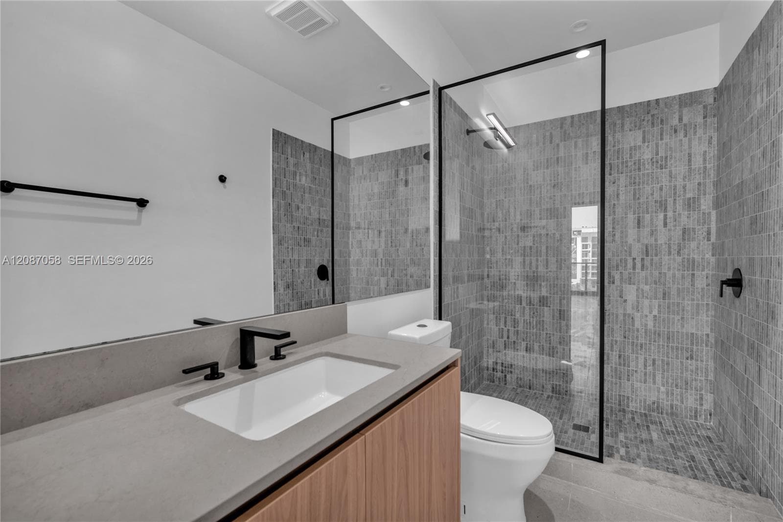 DONMOORE VILLA AMD PL · #502 in Miami - Photo 6