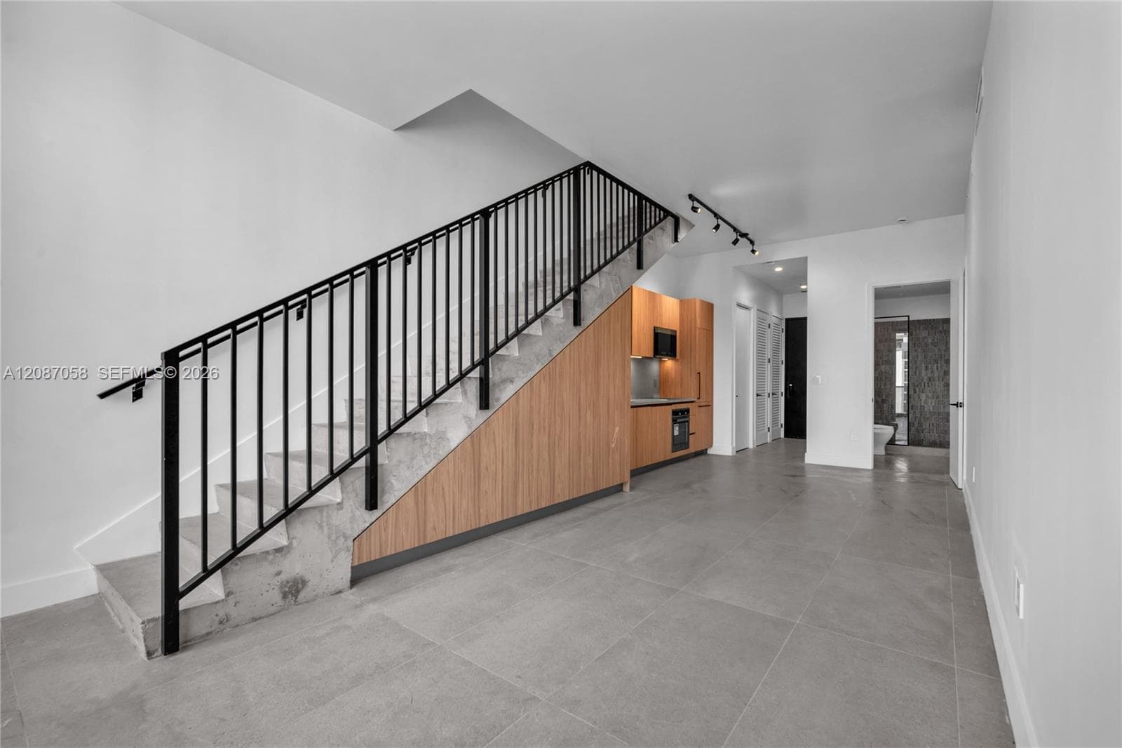 DONMOORE VILLA AMD PL · #502 in Miami - Photo 15