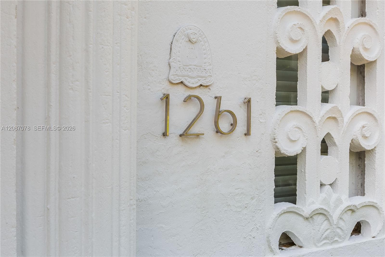 1261 N Greenway Dr photo 5