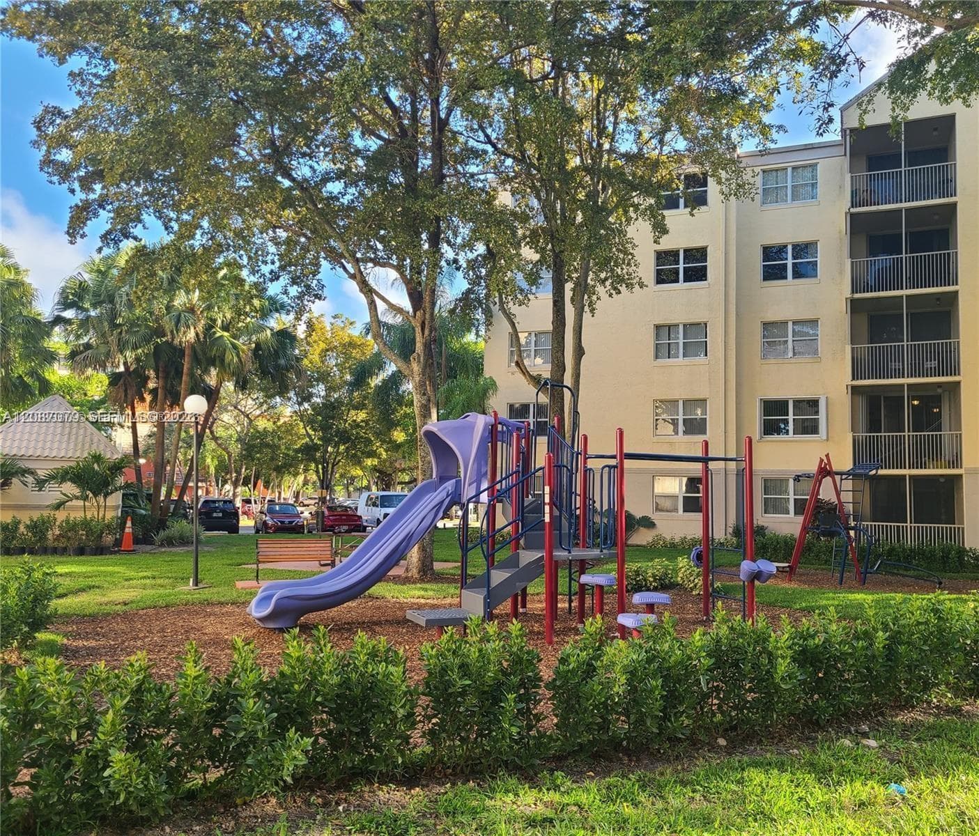 LAS VISTAS AT DORAL CONDO · #104 in Doral - Photo 2