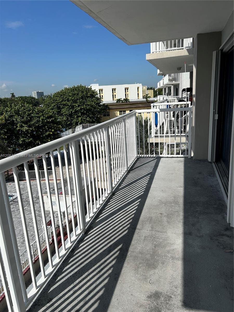 NORMANDY SHORES YT & CC I · #4E in Miami Beach - Photo 5
