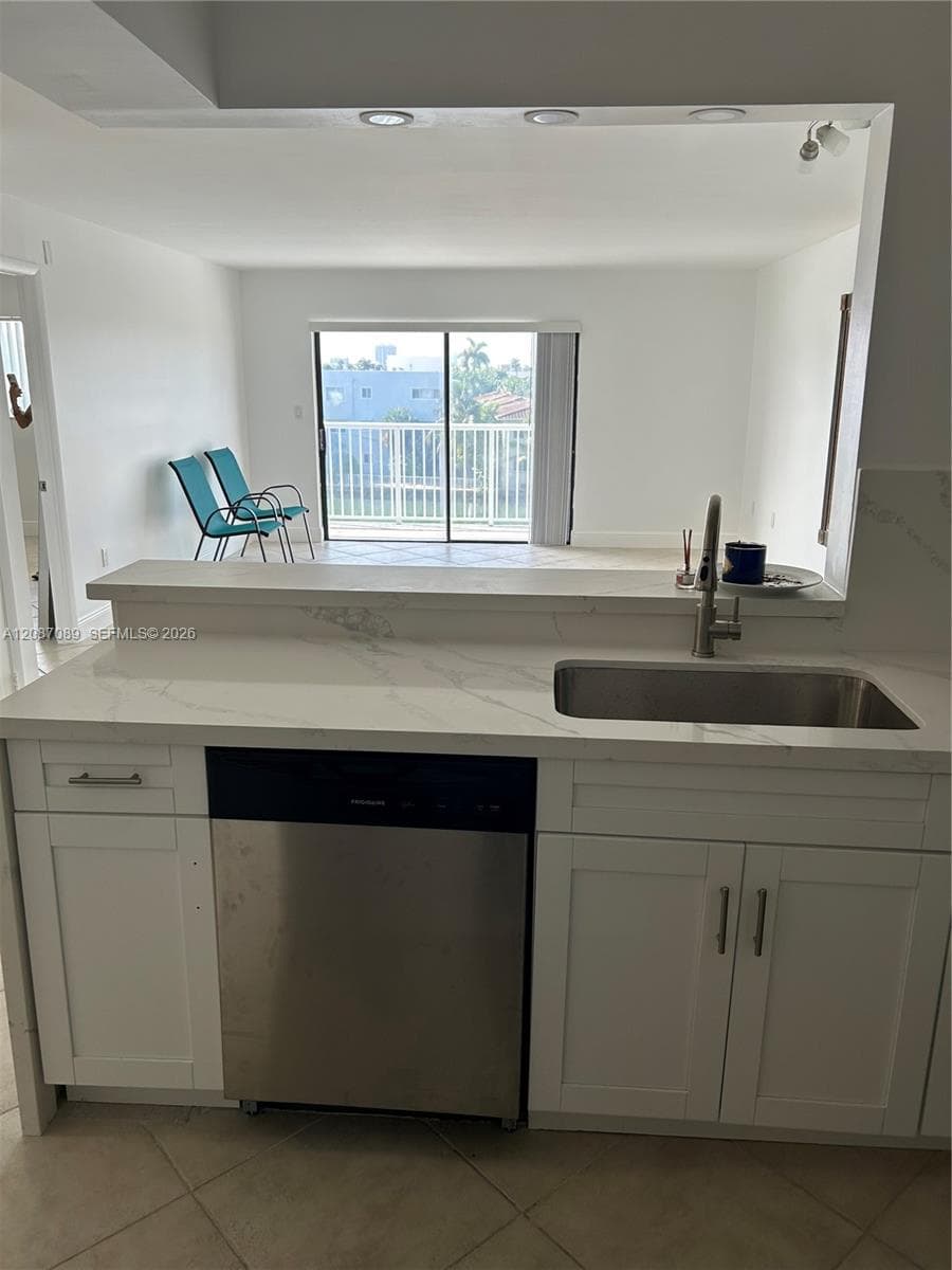 NORMANDY SHORES YT & CC I · #4E in Miami Beach - Photo 8