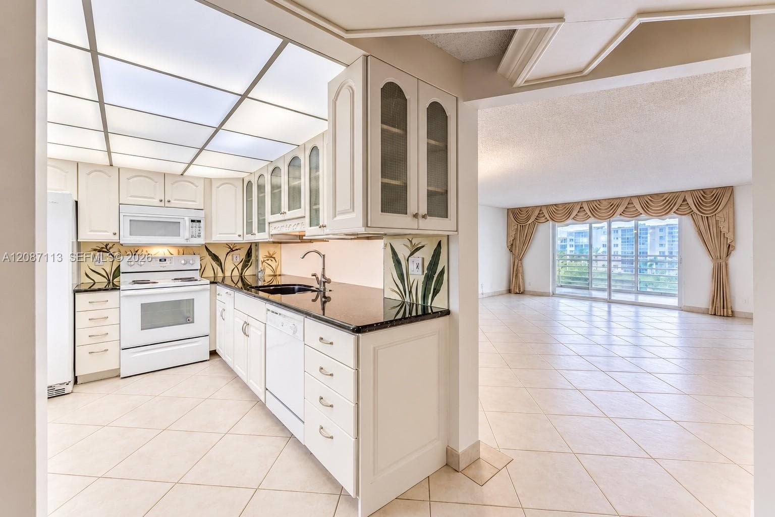MEADOWBROOK LAKES VIEW CO · #408 in Dania Beach - Photo 13