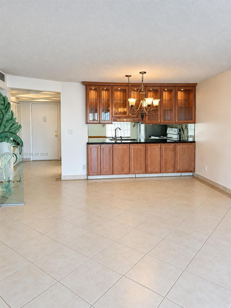 MEADOWBROOK LAKES VIEW CO · #408 in Dania Beach - Photo 12