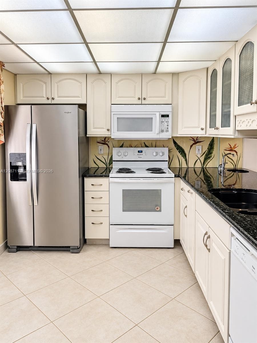 MEADOWBROOK LAKES VIEW CO · #408 in Dania Beach - Photo 9