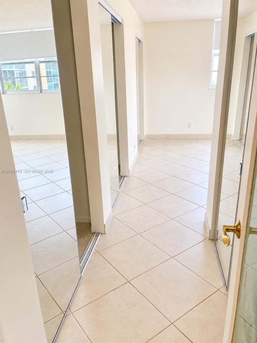 MEADOWBROOK LAKES VIEW CO · #408 in Dania Beach - Photo 18