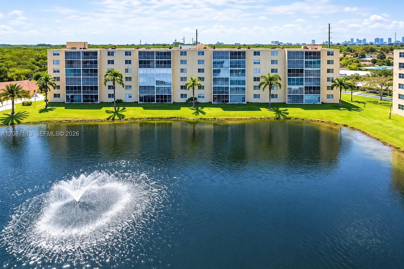 MEADOWBROOK LAKES VIEW CO · #408 in Dania Beach - Photo 4