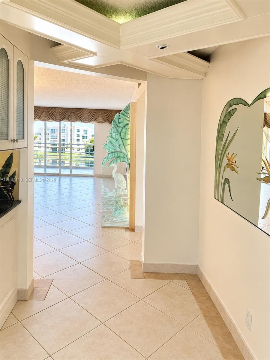 MEADOWBROOK LAKES VIEW CO · #408 in Dania Beach - Photo 8