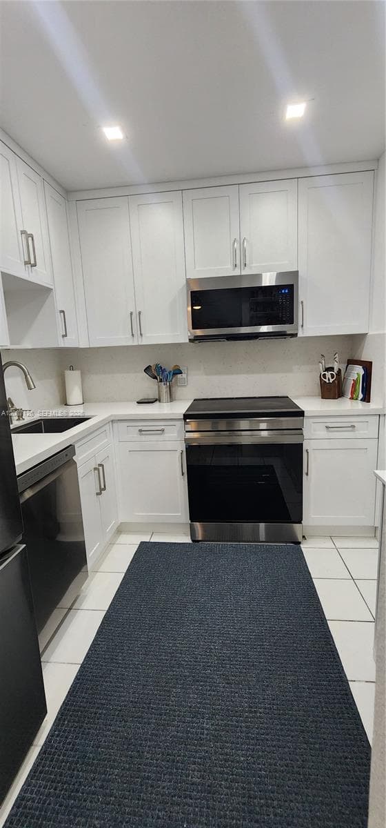 SOUTH BAY CLUB CONDO · #836 in Miami Beach - Photo 6