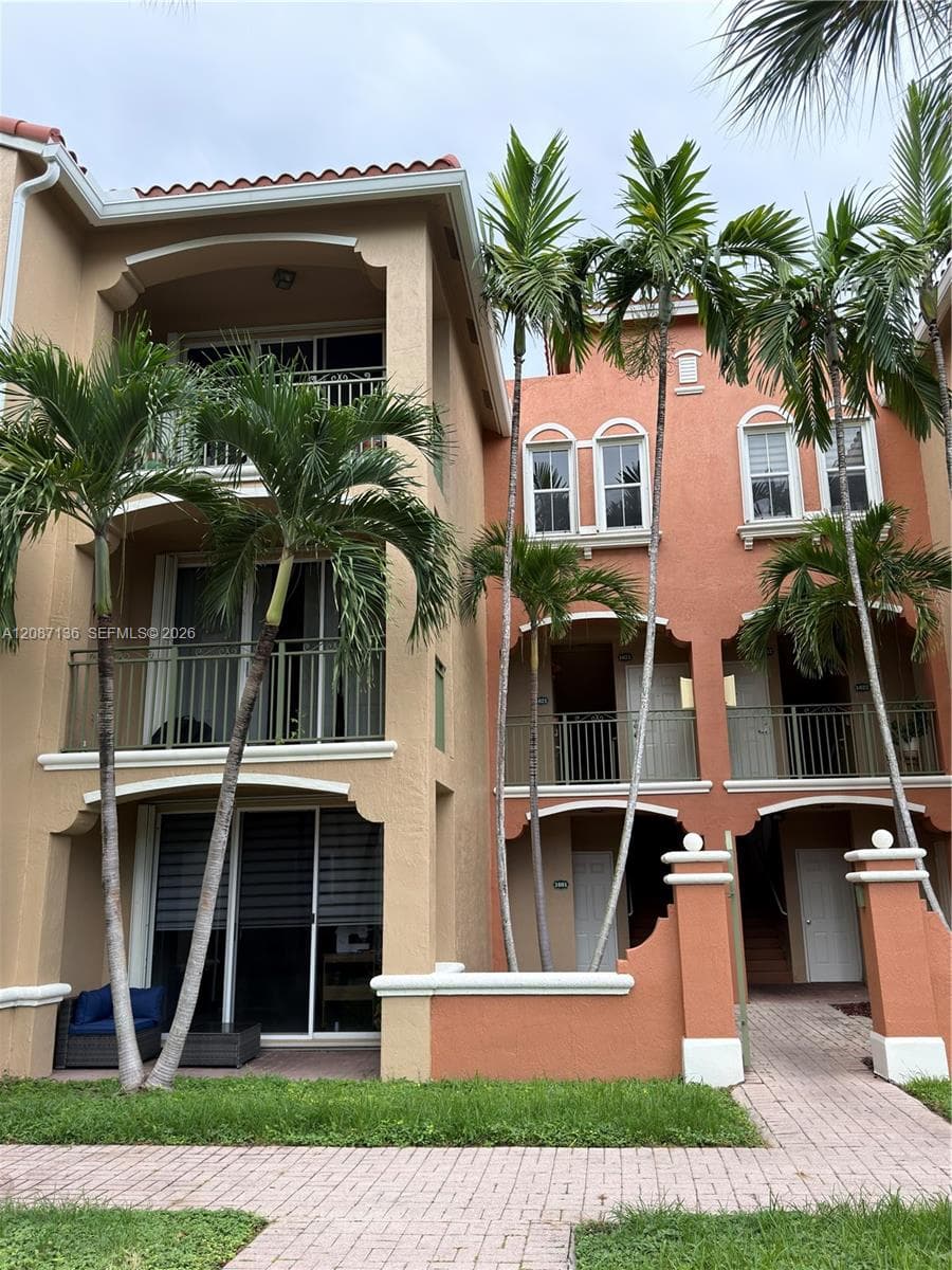 THE COURTS AT DORAL ISLES · #1621 in Doral - Photo 3