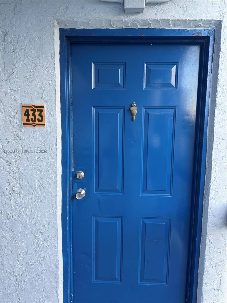 BLEAU GROTTO CONDO · #433 in Miami - Photo 2
