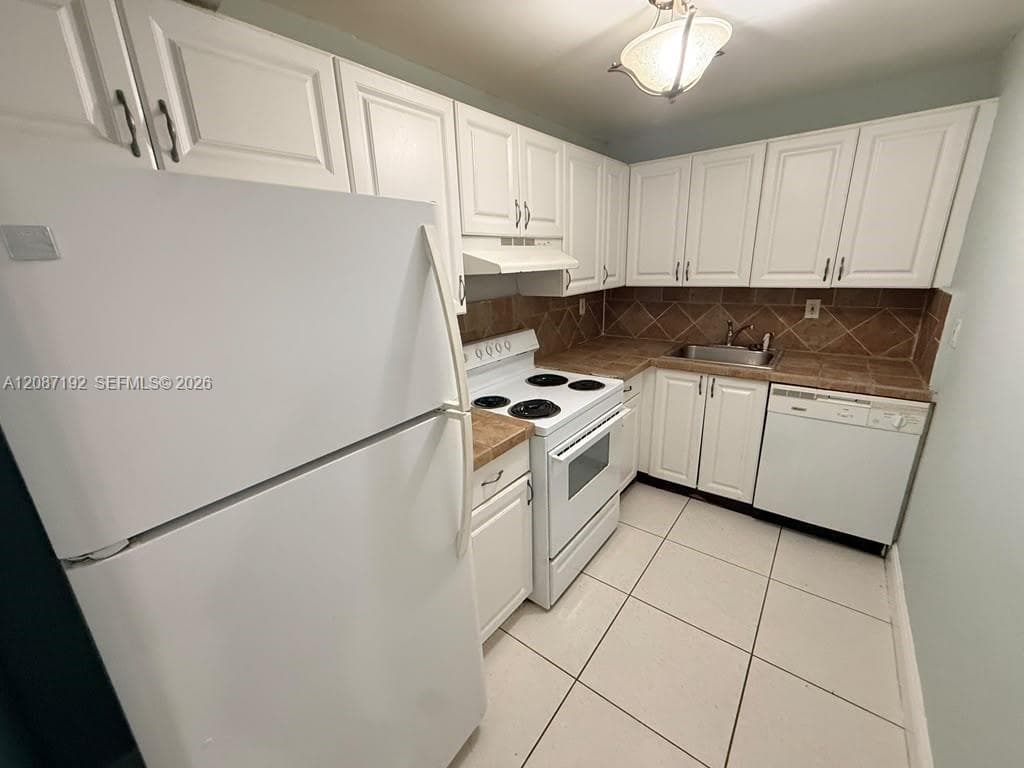 LAKEVIEW GARDENS AT MIAMI · #C4010 in Hialeah - Photo 7