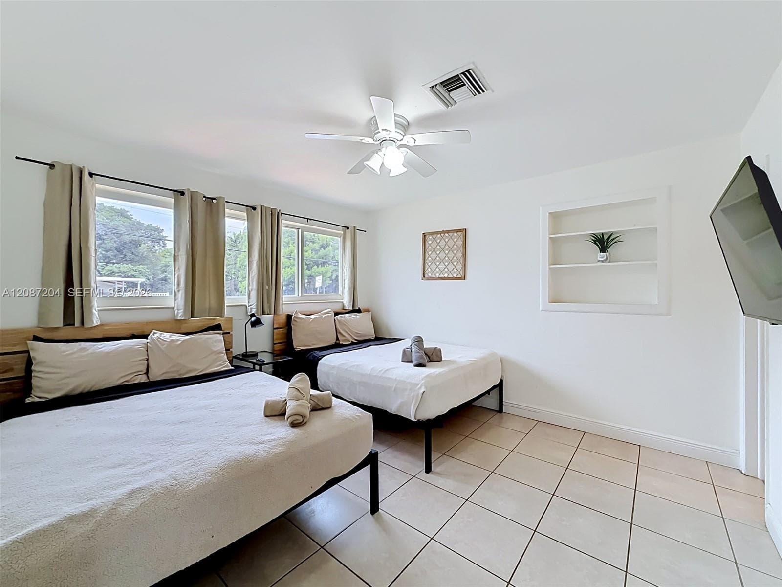 2501 NE 209th Ter photo 35