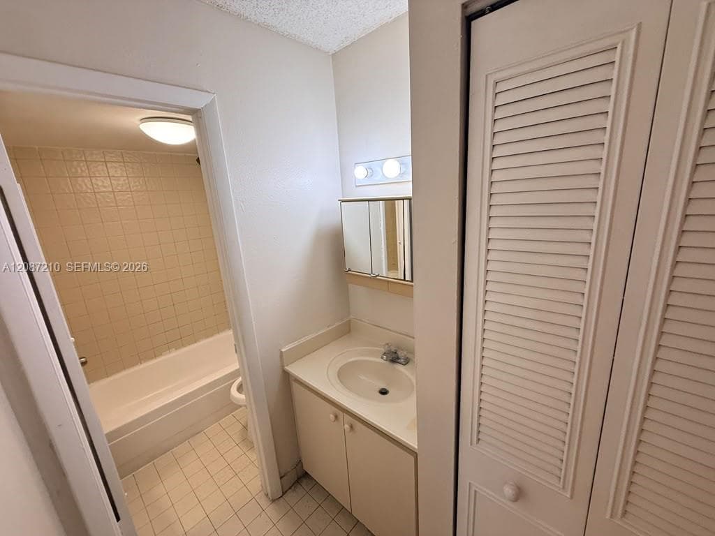 SUNSET VILLAS CONDO · #108-1 in Miami - Photo 4