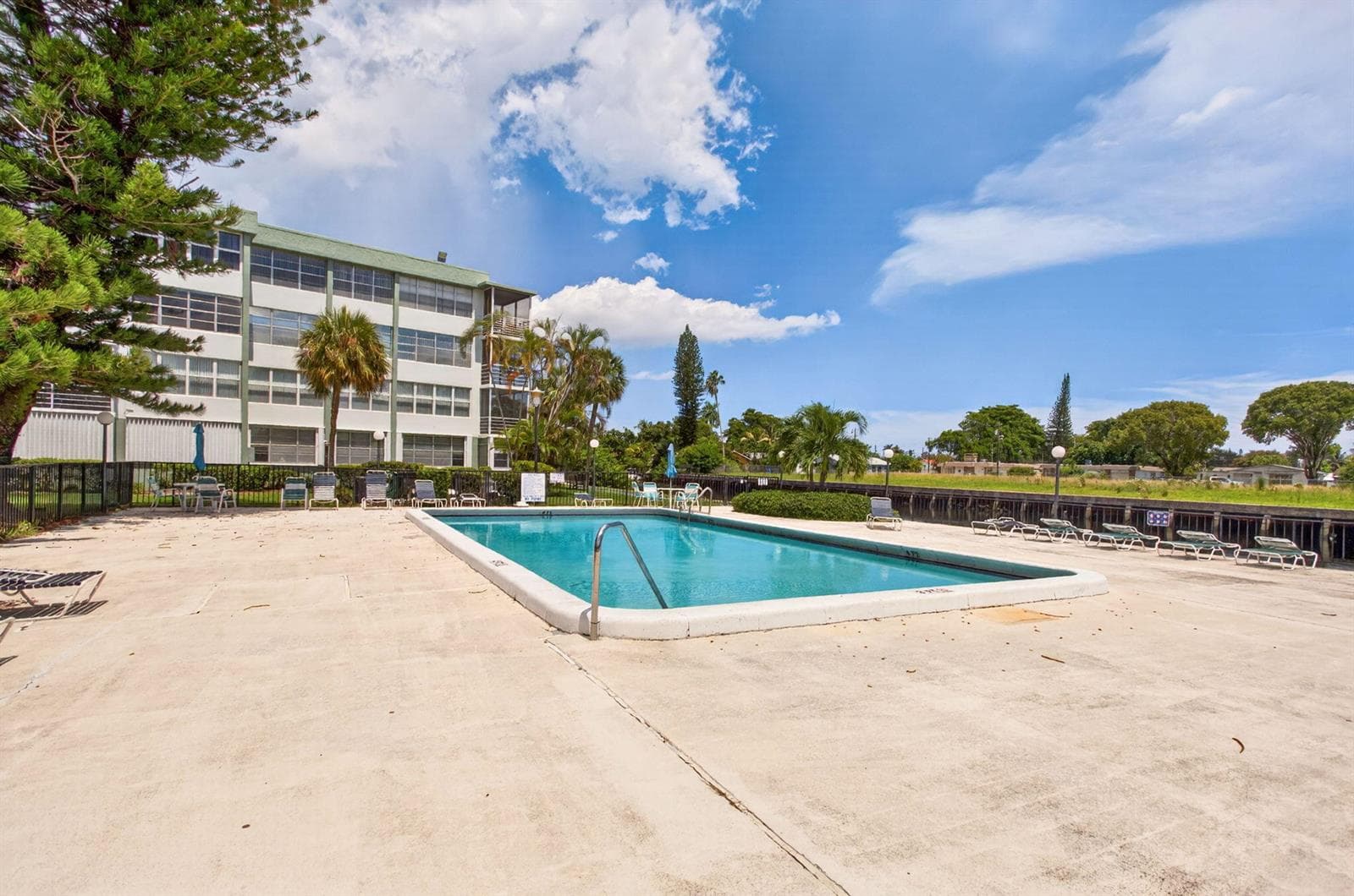 48-web-or-mls-Pool