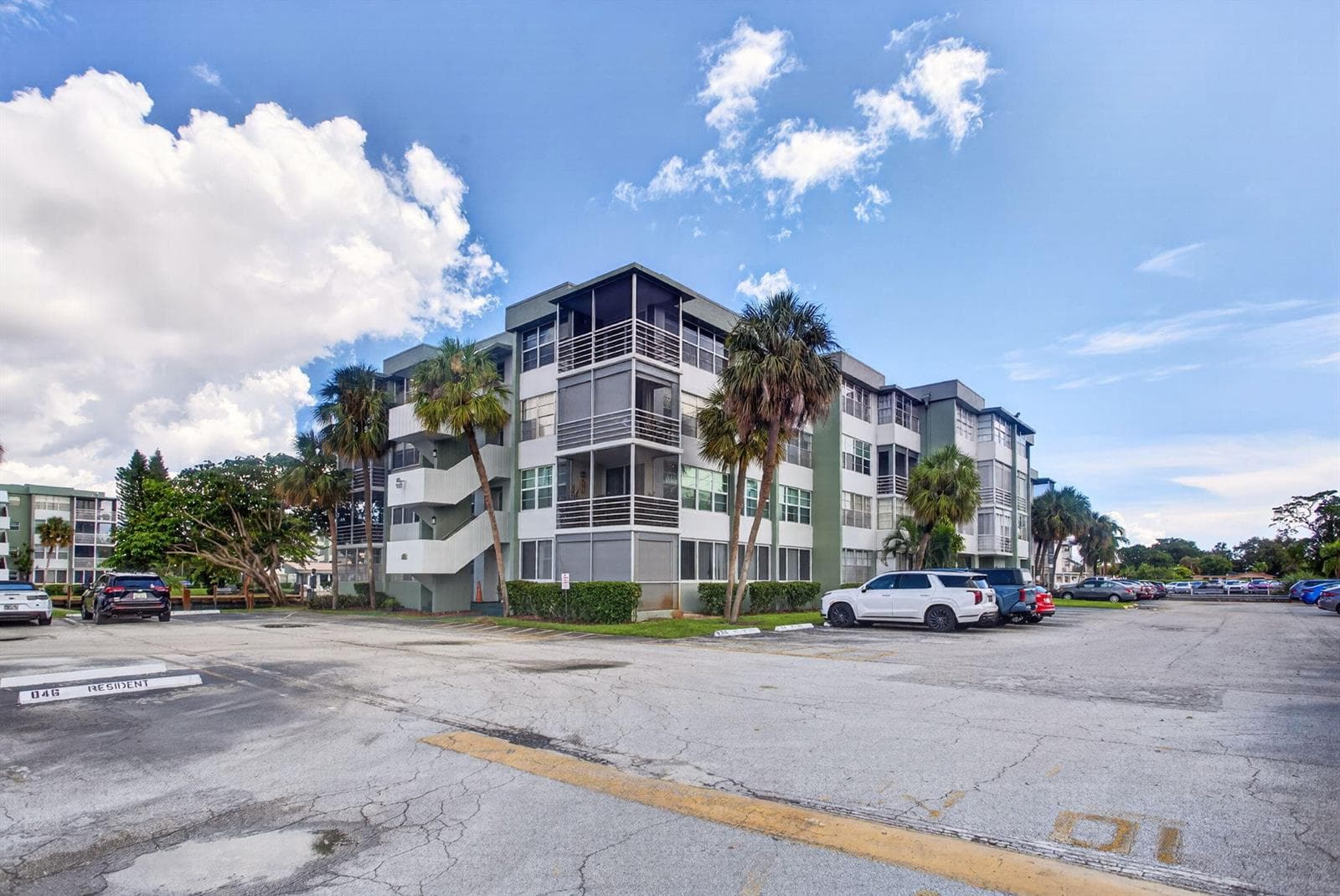 37-web-or-mls-Exterior 1
