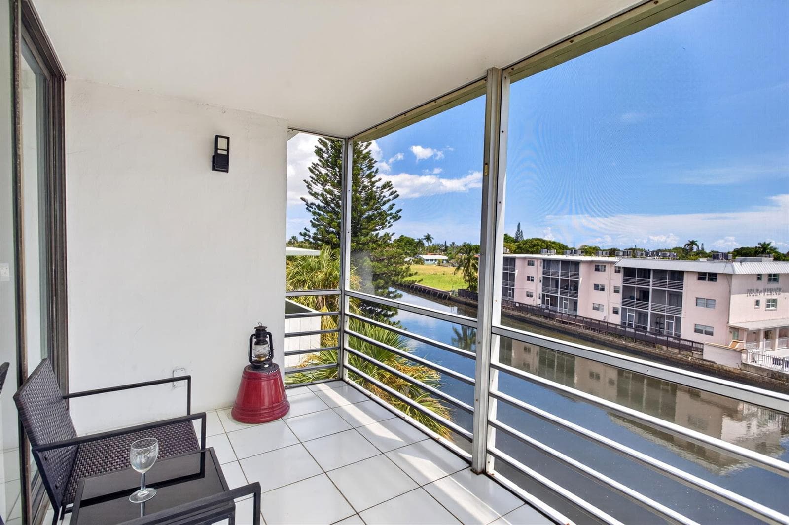33-web-or-mls-Patio 3