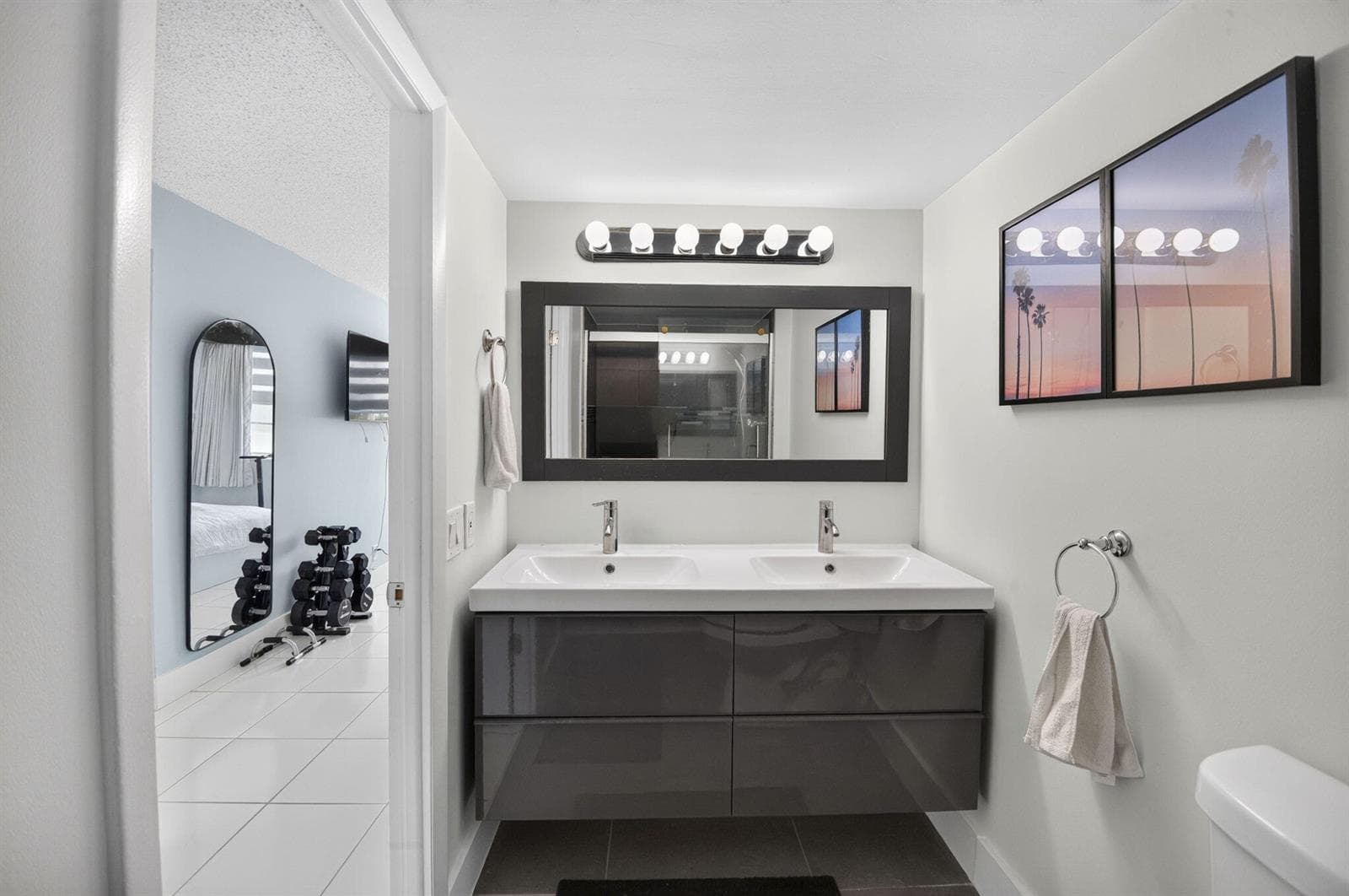 25-web-or-mls-Primary Bathroom_2
