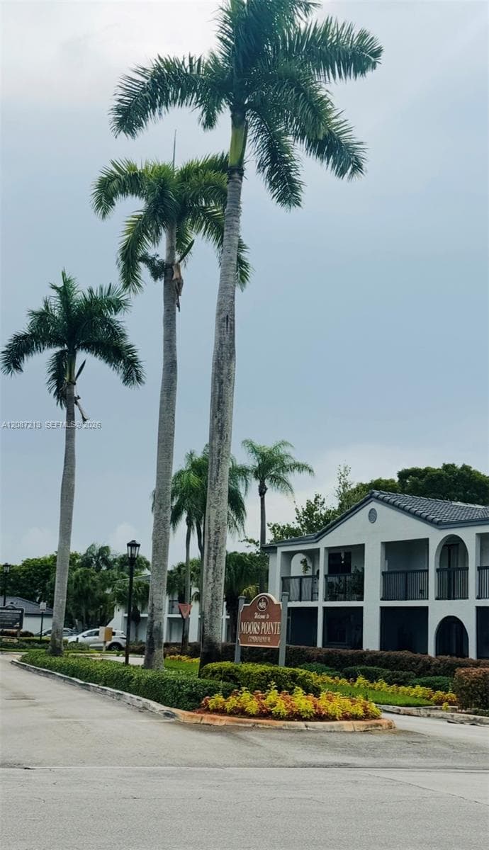 THE MOORS · #1-19 in Hialeah - Photo 30