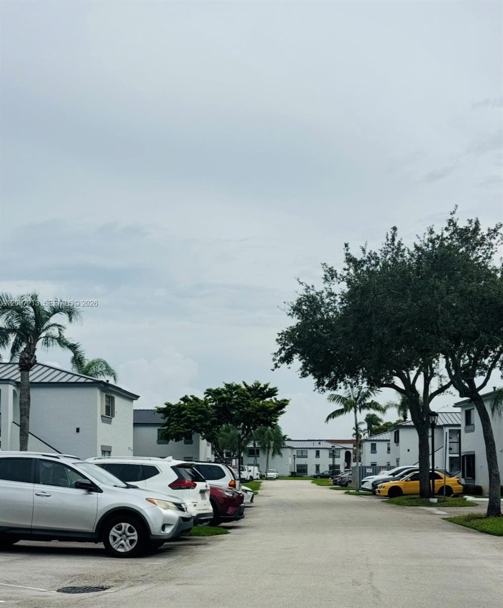 THE MOORS · #1-19 in Hialeah - Photo 29