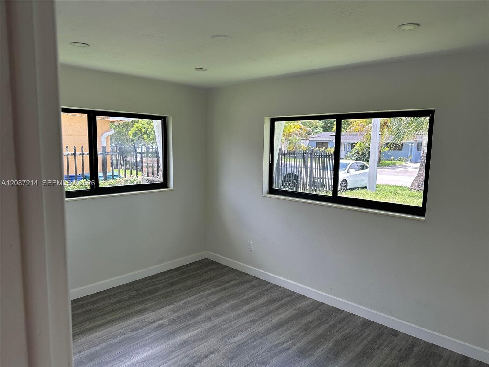 2025 NW 191st St photo 32
