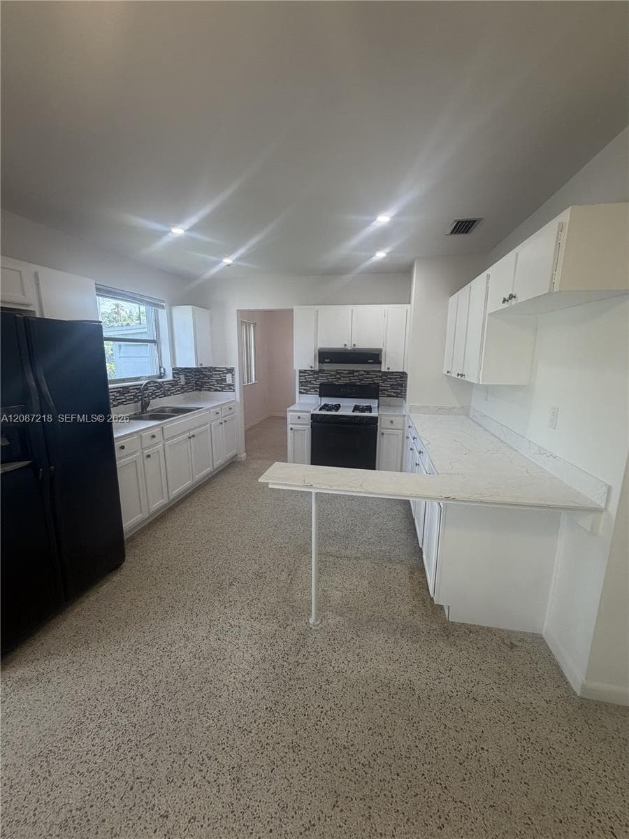 9610 SW 58th St #9610 photo 2