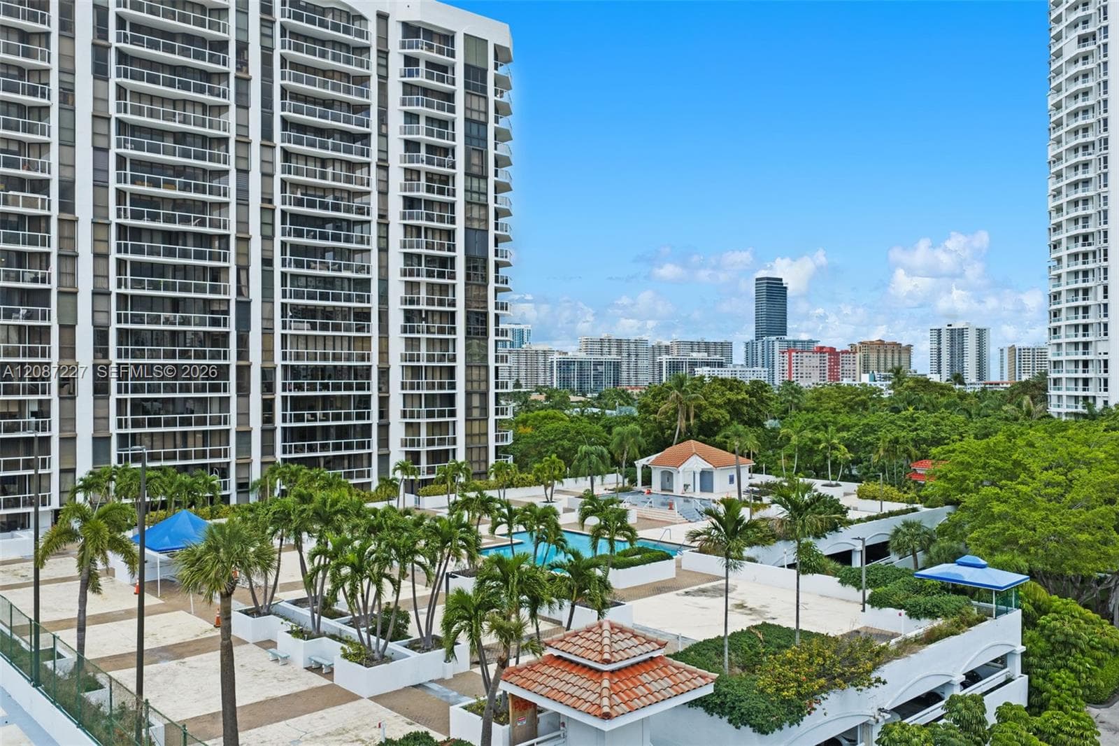 HARBORSIDE · #1807 in Aventura - Photo 33