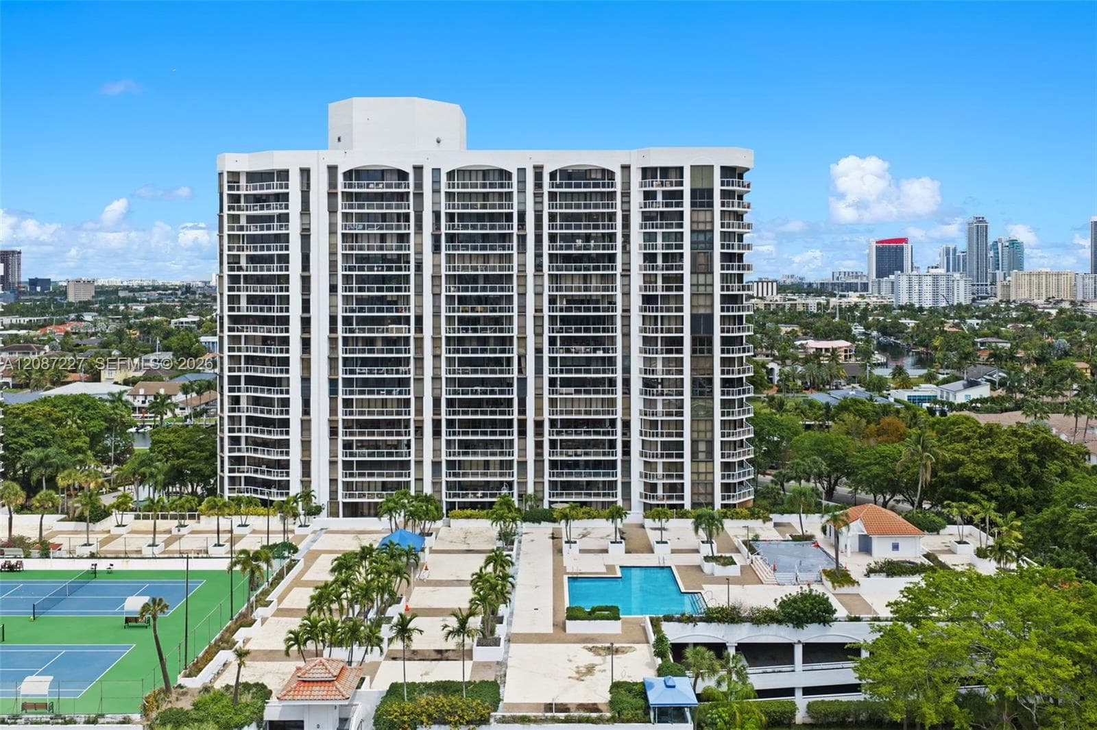 HARBORSIDE · #1807 in Aventura - Photo 31