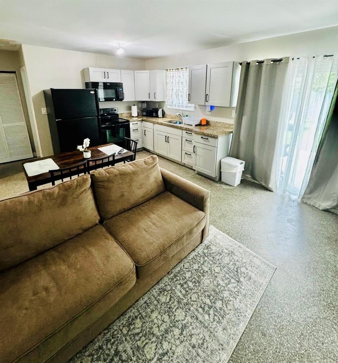 Living room/kitchen