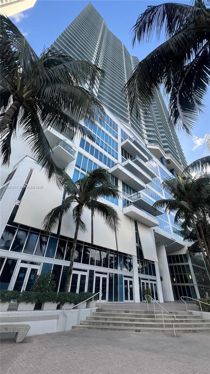 Latitude on the River · #2202 in Miami - Photo 2