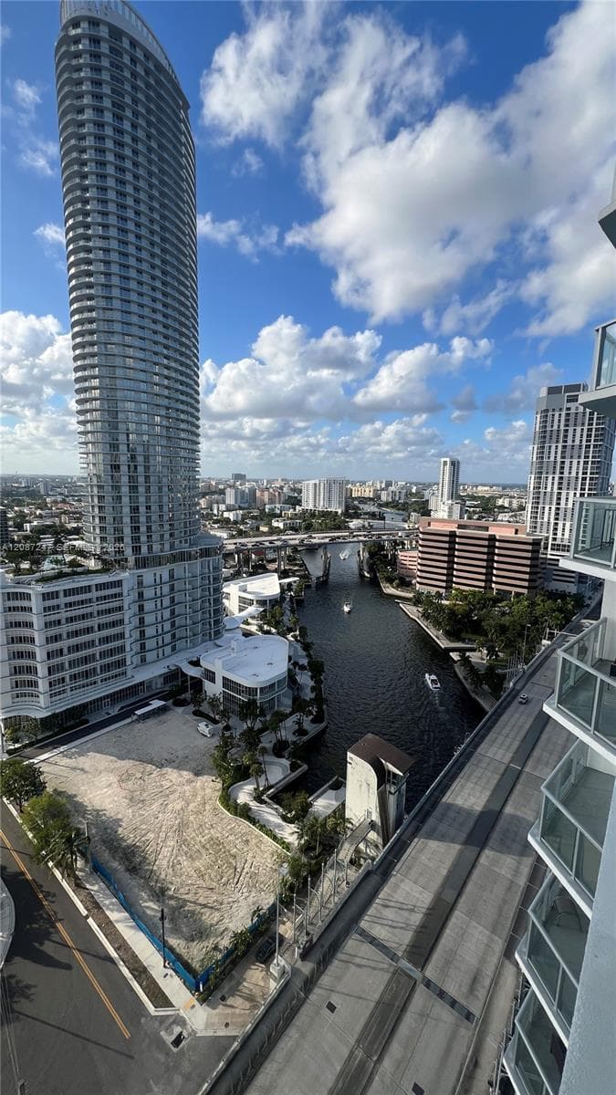 Latitude on the River · #2202 in Miami - Photo 21